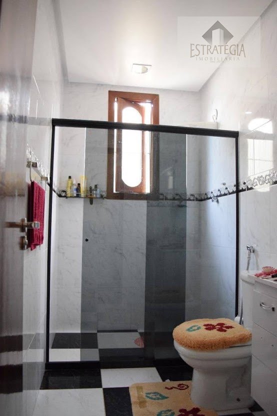 Casa à venda com 4 quartos, 3 suítes, 4 vagas e 110m² no Cascatinha, Petrópolis (RJ) — foto 18 de 25