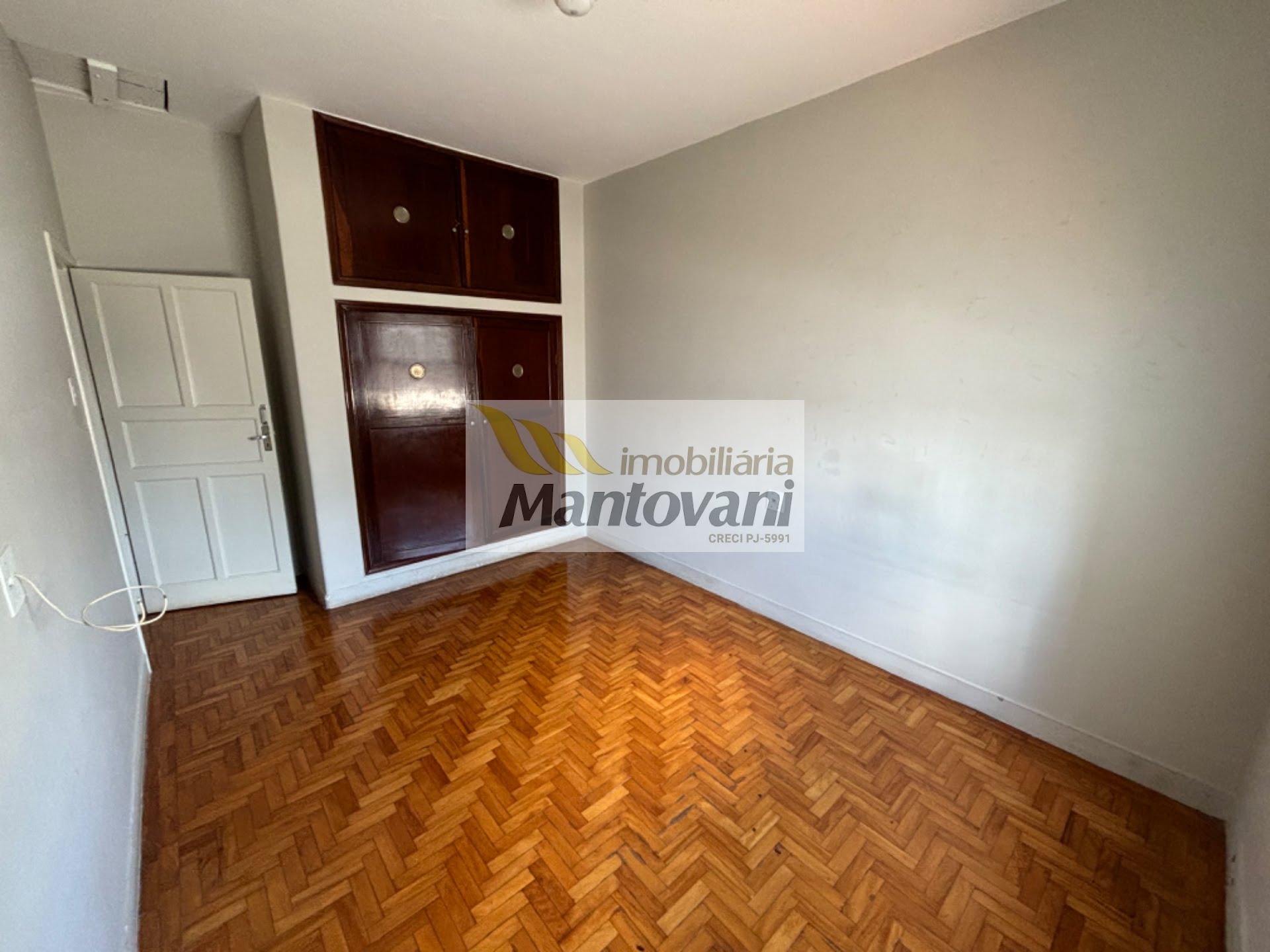 Casa à venda com 3 quartos, 1 suíte, 2 vagas e 270m² no Centro, Tatuí (SP) — foto 8 de 16