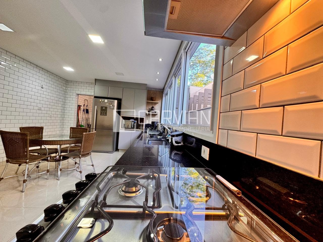 Casa à venda com 3 suítes e 300m² no Condomínio Quinta da Boa Vista, Ribeirão Preto (SP) — foto 8 de 30
