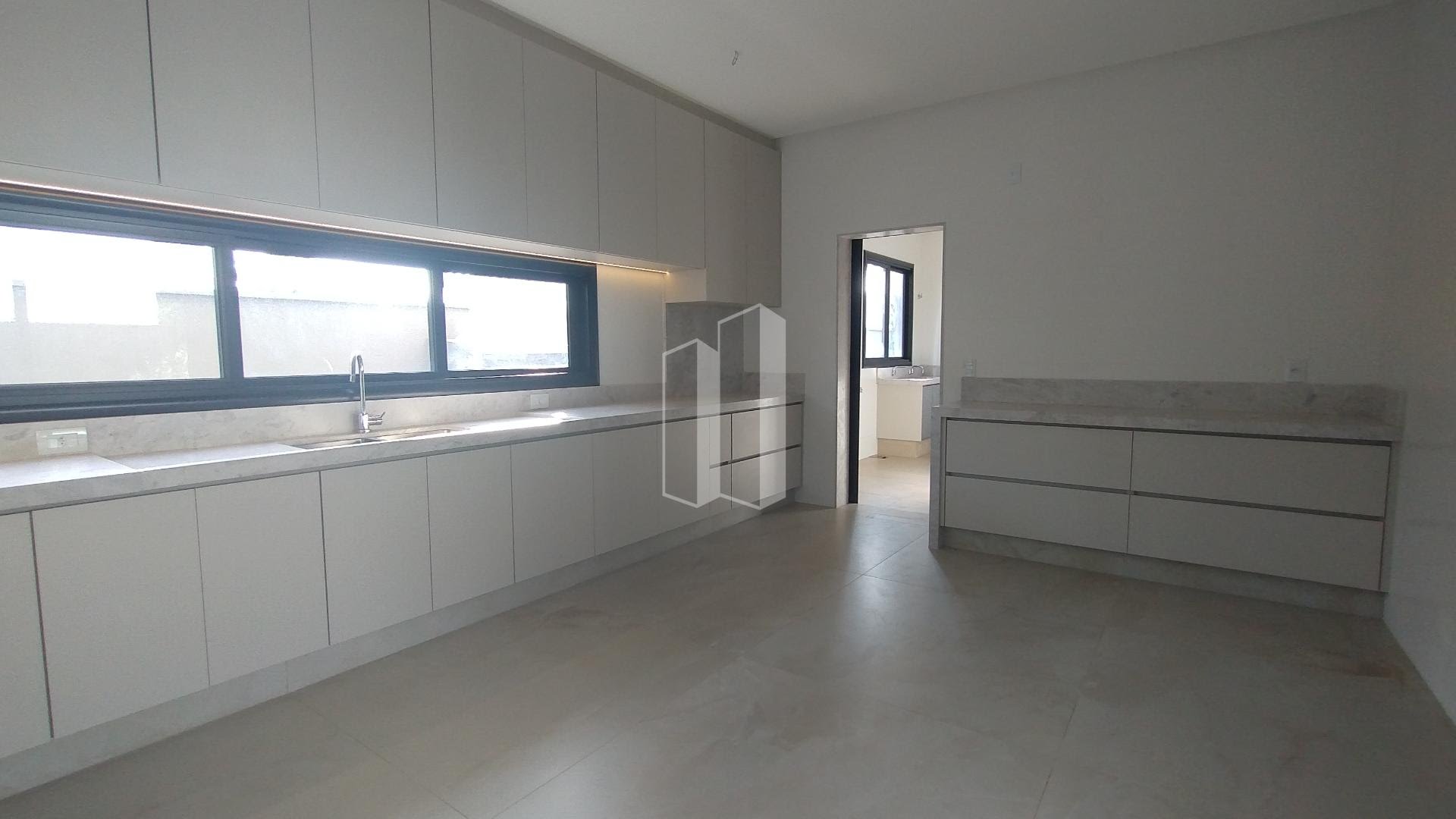 Casa à venda com 5 quartos, 5 suítes, 6 vagas e 470m² no Residencial Alphaville Flamboyant, Goiânia (GO) — foto 12 de 17