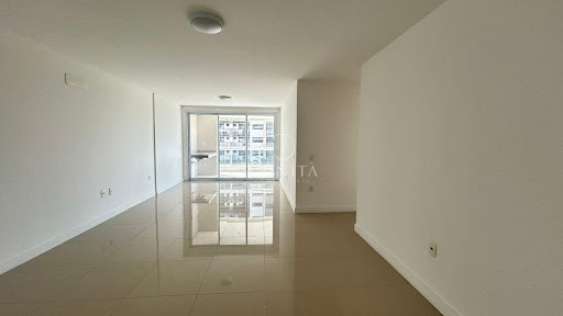 sala-trinitaimobiliaria-viure-ilhapura