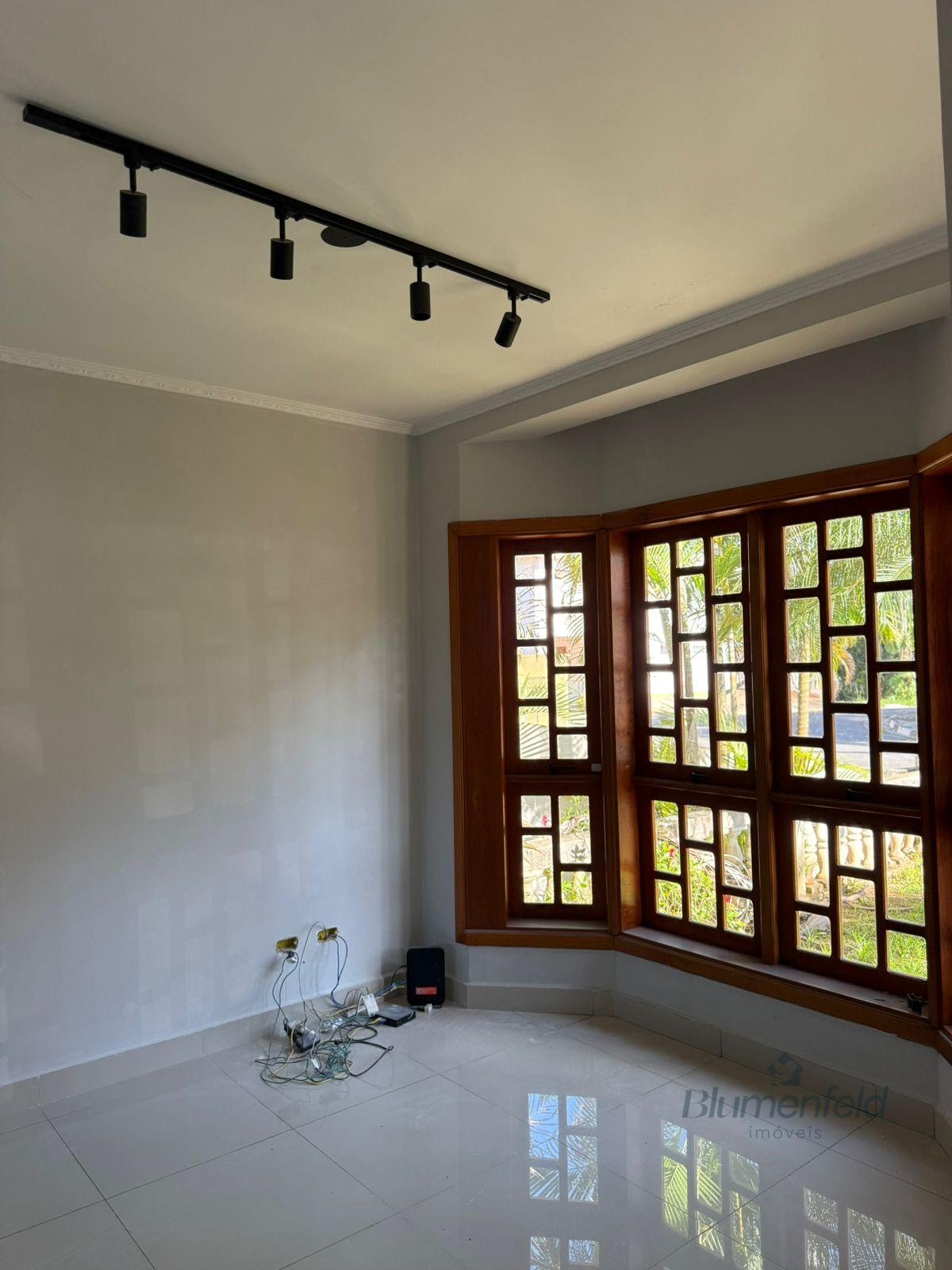Casa para alugar com 4 quartos, 3 suítes, 2 vagas e 350m² no Arujá Country Club, Arujá (SP) — foto 8 de 30