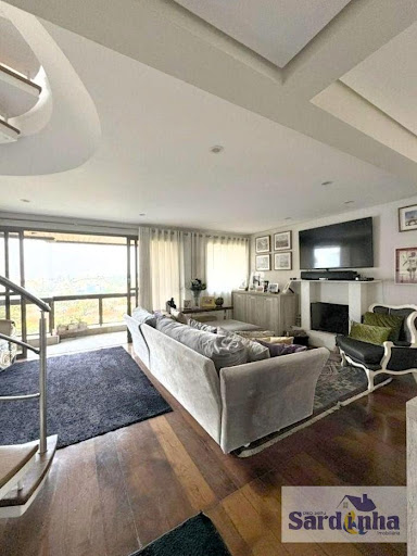 Exclusiva Cobertura Duplex no Morumbi: Espaço e Sofisticação