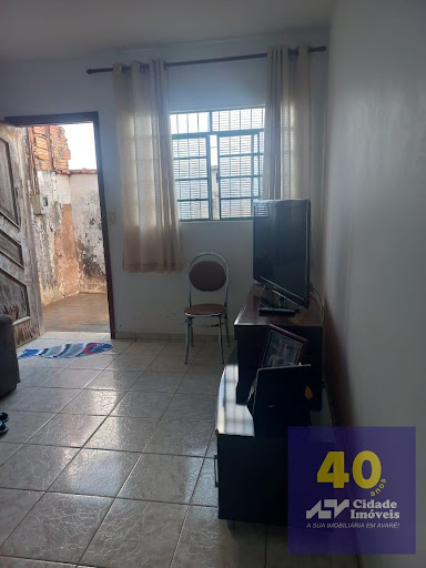 Casa a venda ideial para moradia e comércio!