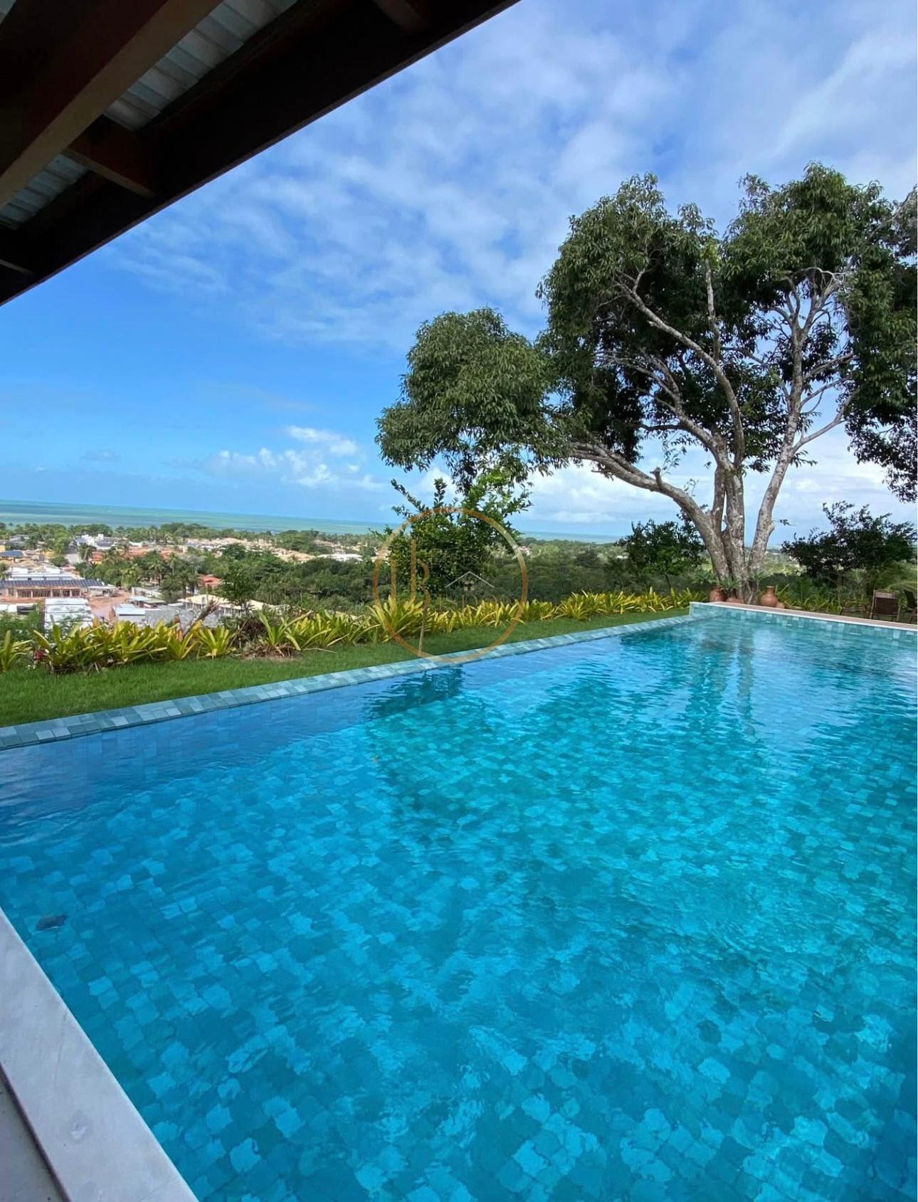 Apartamento à venda com 3 quartos, 3 banheiros, 1 vaga e 100m² no Alto Taperapuan, Porto Seguro — foto principal