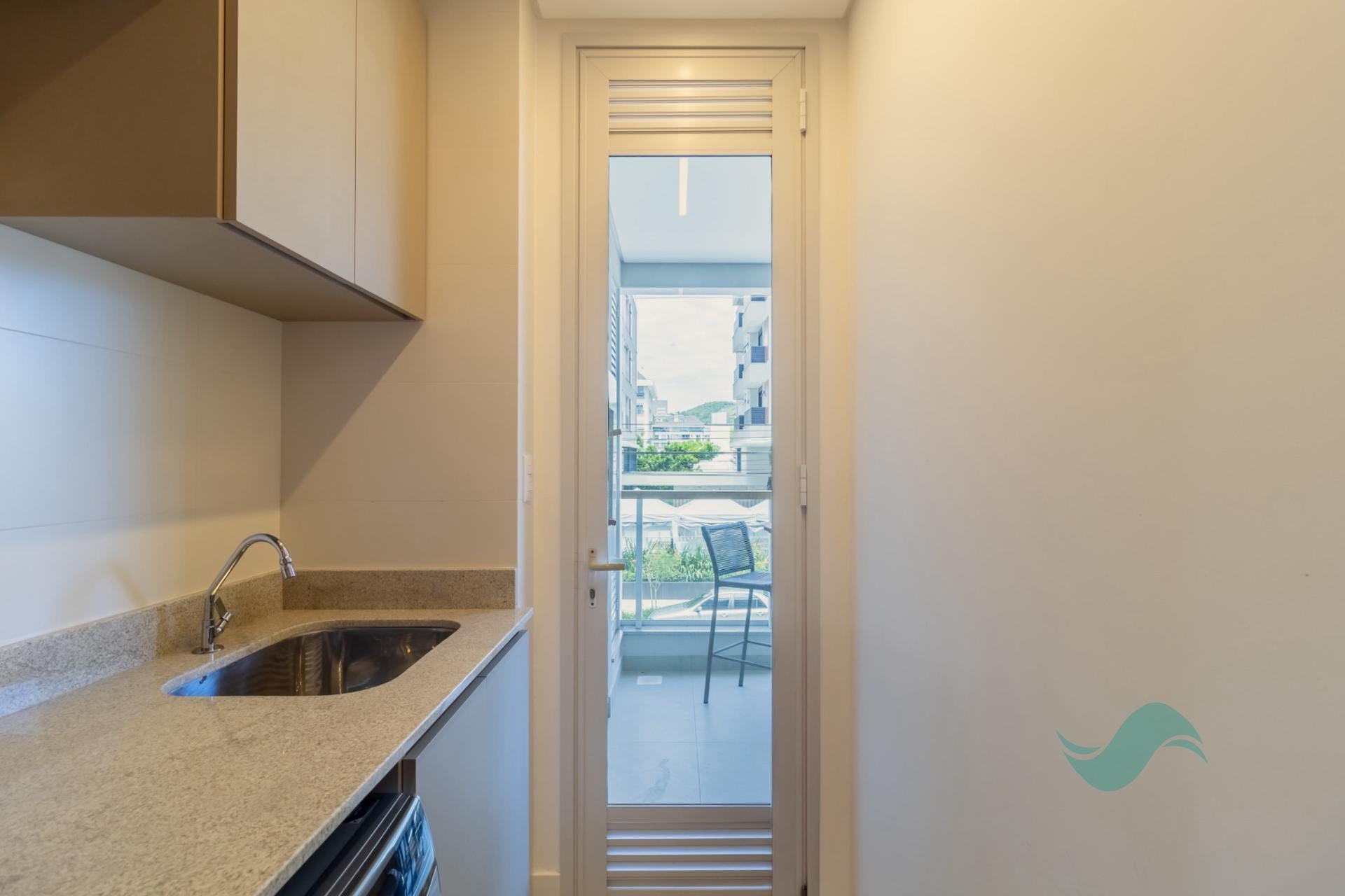 Apartamento à venda com 3 quartos, 3 suítes, 2 vagas e 103m² no Jurerê, Florianópolis (SC) — foto 7 de 15