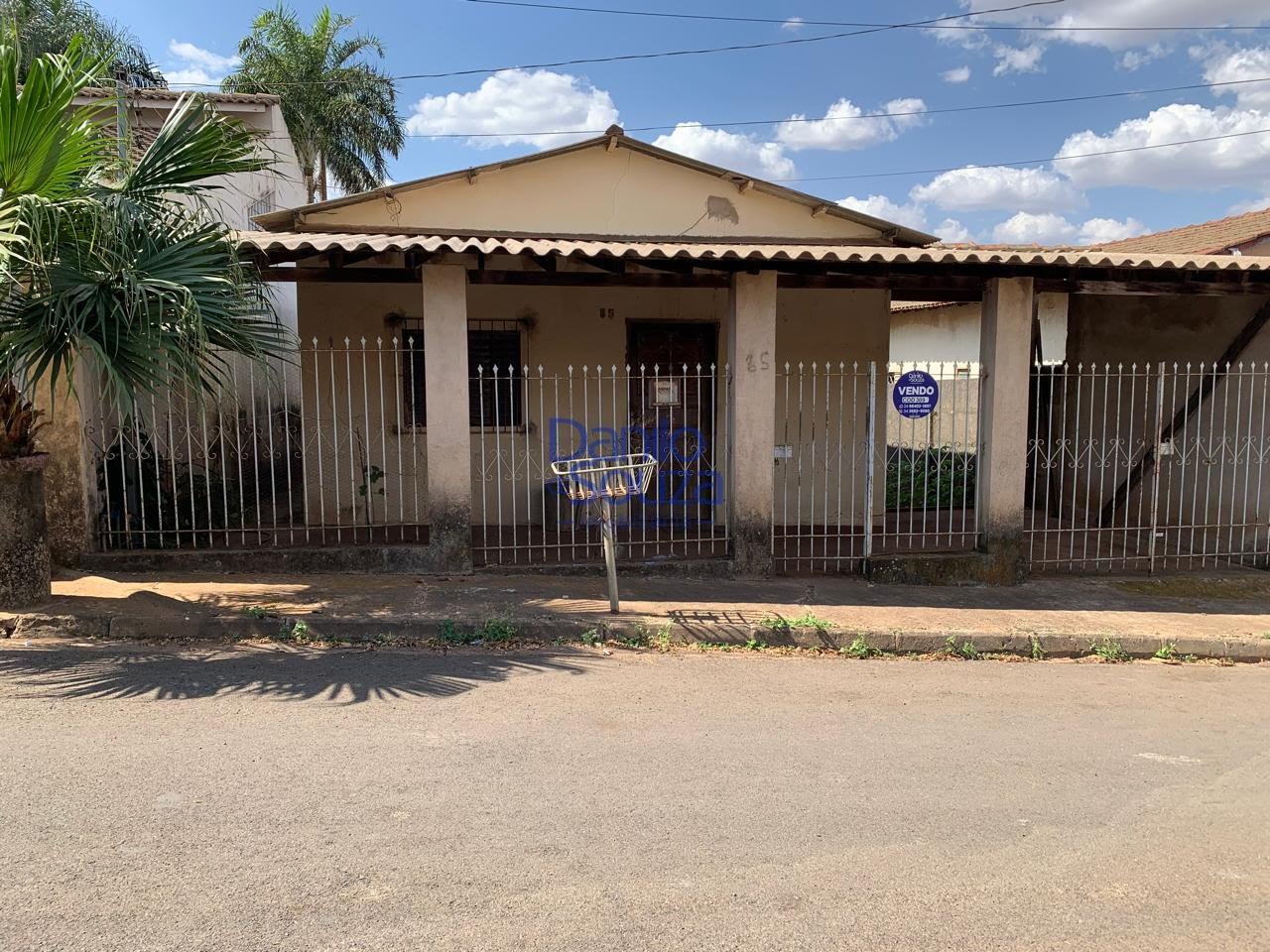 Casa à venda com 2 quartos, 1 banheiro, 1 vaga e 250m² no São Domingos, Araxá — foto principal