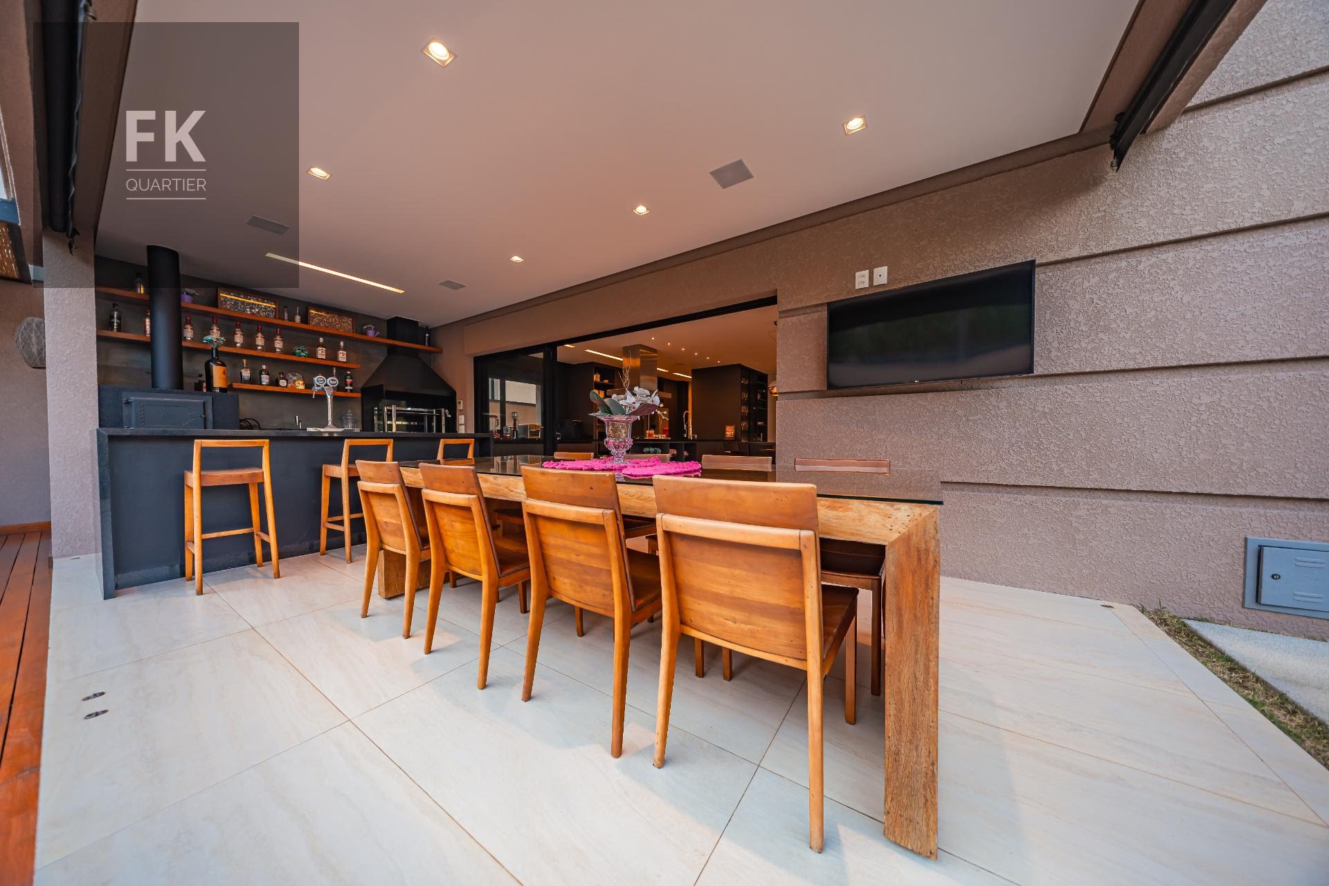 Casa à venda com 5 quartos, 5 suítes, 6 vagas e 400m² no Alphaville, Santana de Parnaíba (SP) — foto 9 de 30