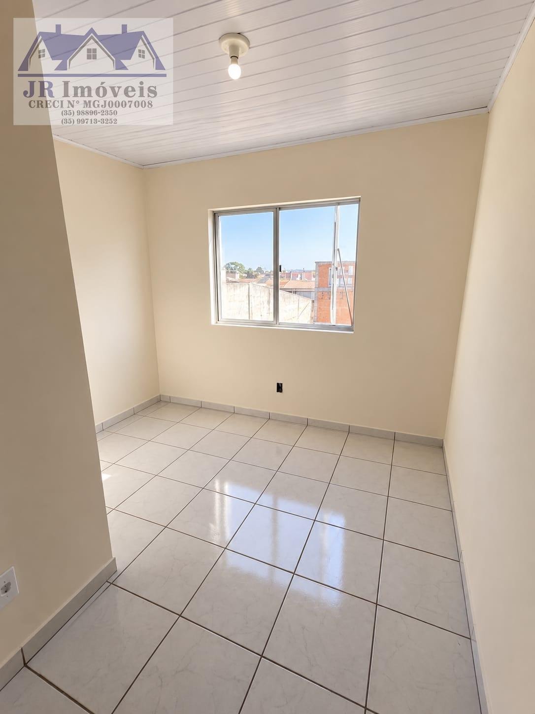 Casa à venda com 2 quartos, 1 banheiro, 1 vaga e 50m² no Rebourgeon, Itajubá (MG) — foto 2 de 9