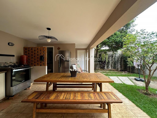 Casa, 3 quartos, 230 m² - Foto 1