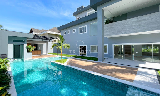 Fachada secundária da casa a venda no condomínio Santa Monica Jardins
