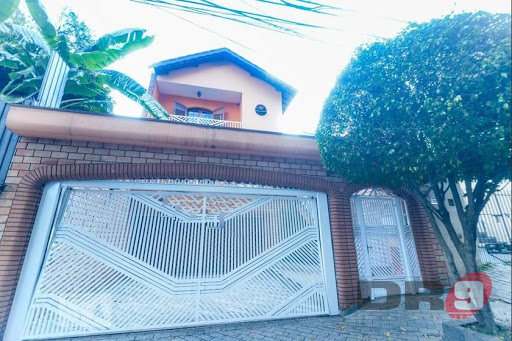 Casa Sobrado em Alto da Mooca - São Paulo, SP., aceita permuta por imóvel menor.