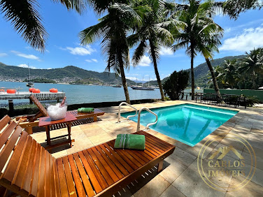 Casa Frente Mar para Temporada em Angra dos Reis / RJ no bairro Marinas