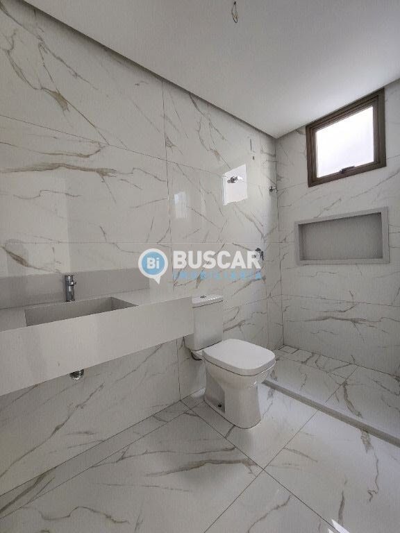 Casa à venda com 4 quartos, 4 suítes, 2 vagas e 252m² no Papagaio, Feira de Santana (BA) — foto 8 de 17