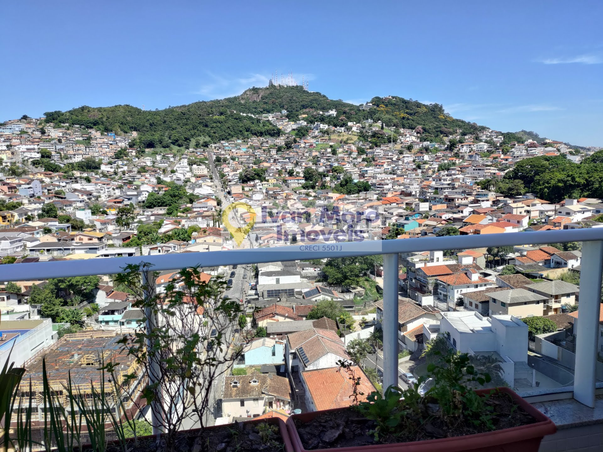 Cobertura à venda com 3 quartos, 3 suítes, 3 vagas e 220m² no Agronômica, Florianópolis (SC) — foto 12 de 30