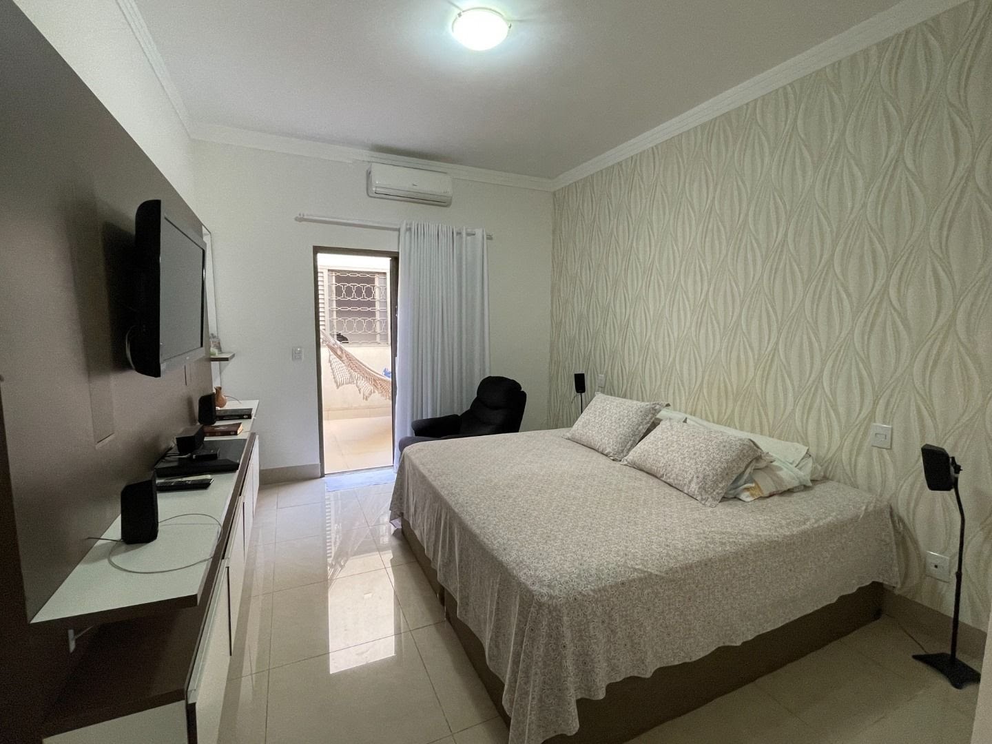 Casa à venda com 3 quartos, 3 suítes, 6 vagas e 300m² no Jardim Anhangüera, Ribeirão Preto (SP) — foto 23 de 30