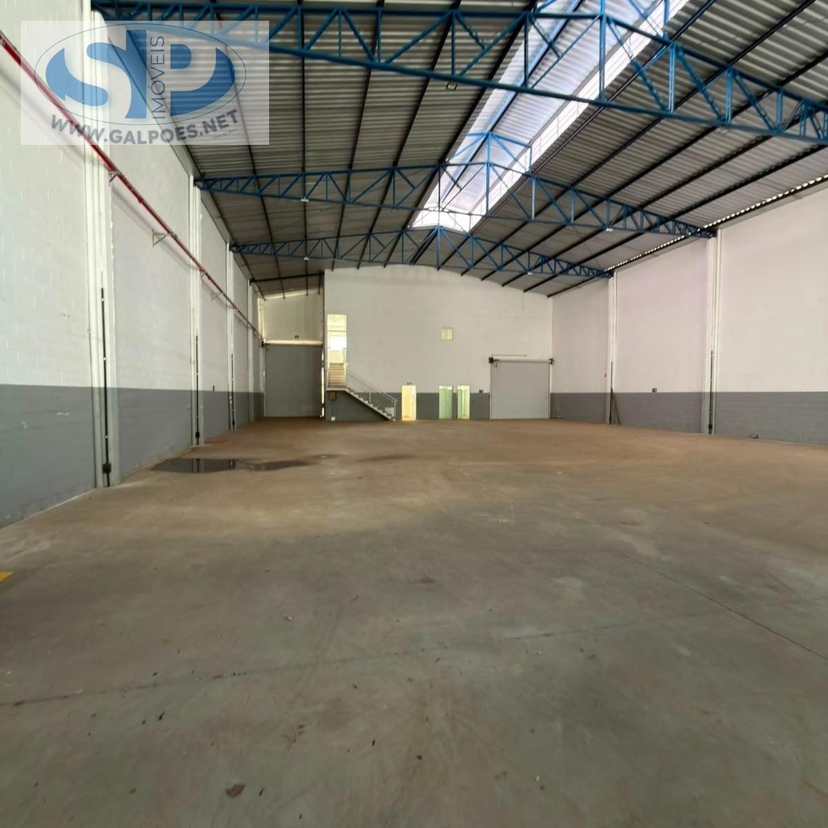 Depósito-Galpão, 842 m² - Foto 1
