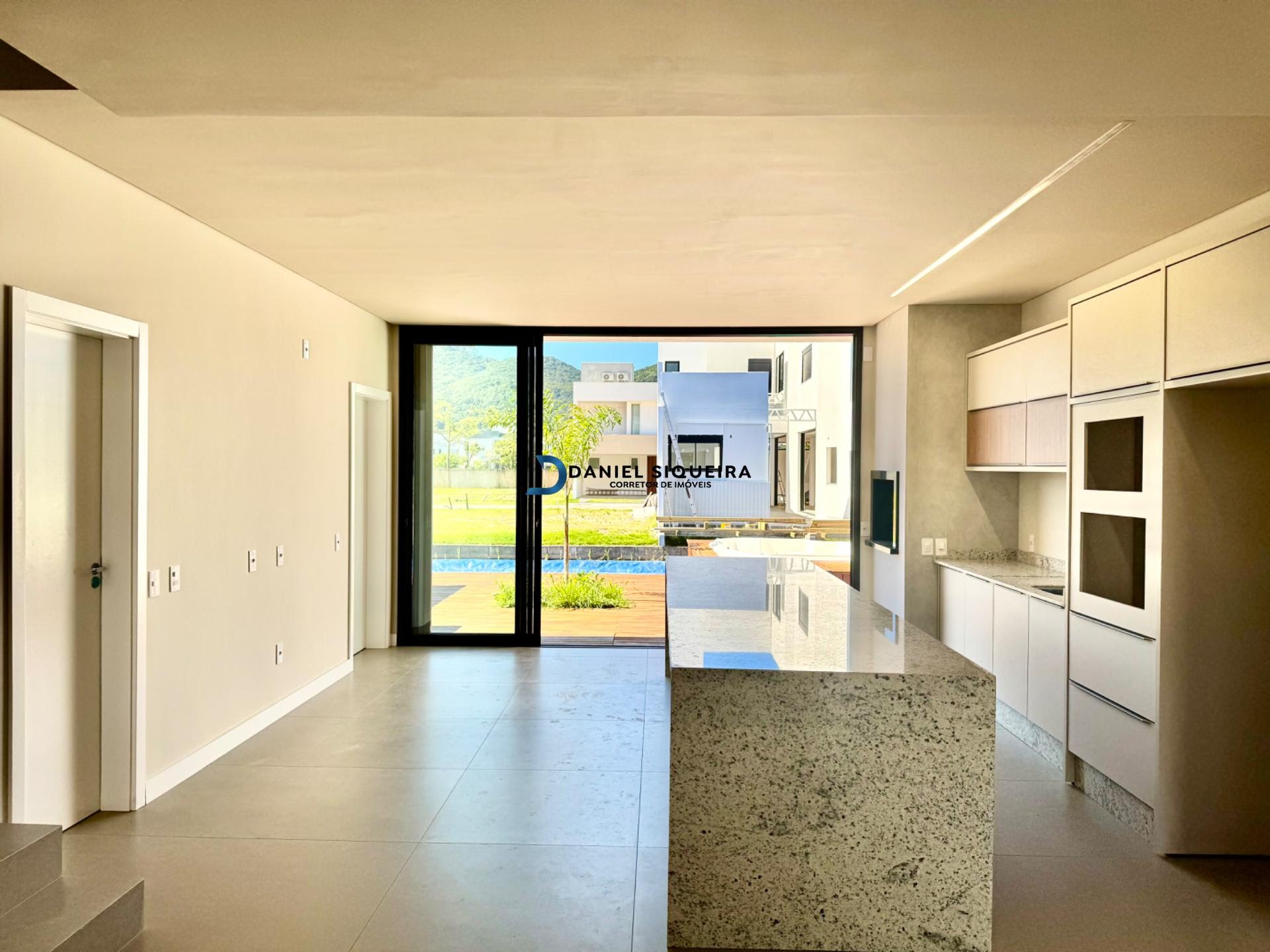 Casa à venda com 3 quartos, 3 suítes, 4 vagas e 215m² no Bairro Deltaville, Biguaçu (SC) — foto 6 de 30