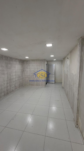 Loja/Salão em Parque Residencial Laranjeiras - Serra, ES
