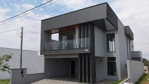 Sobrado de Luxo no Condomínio Res. Santa Helena - Leme/SP