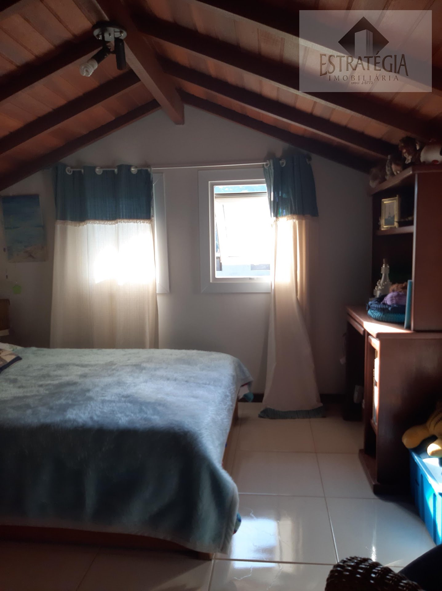 Casa à venda com 3 quartos, 1 suíte, 4 vagas e 140m² no Bingen, Petrópolis (RJ) — foto 8 de 9