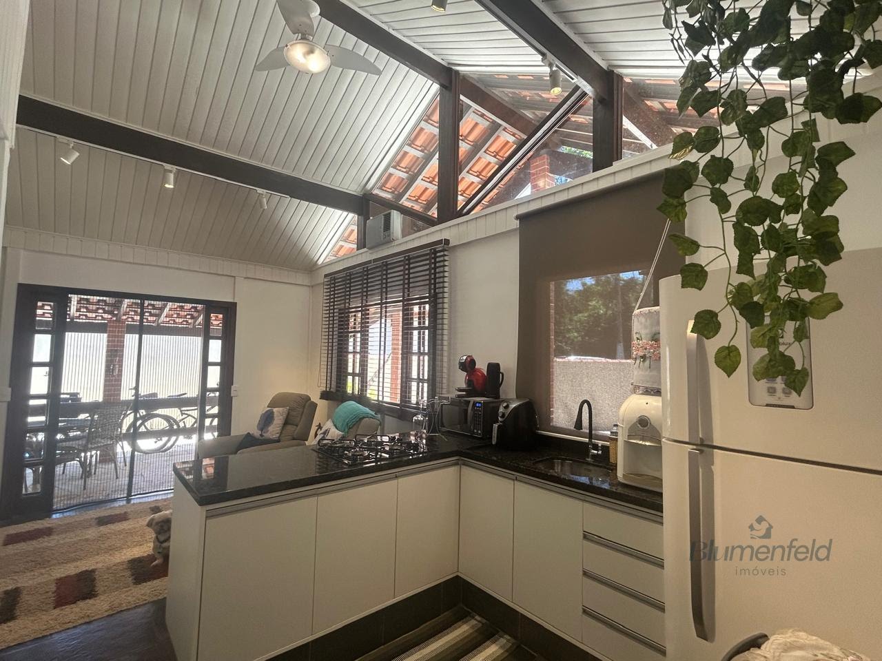Casa à venda com 5 quartos, 2 banheiros, 4 vagas e 200m² no Guaratuba, Bertioga (SP) — foto 8 de 23