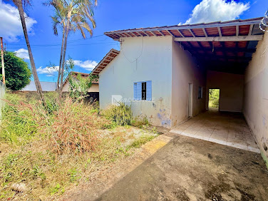 Casa em Humberto de Alencar Castelo Branco  -  Catalão