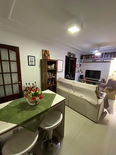 Apartamento térreo com 2 quartos com suíte