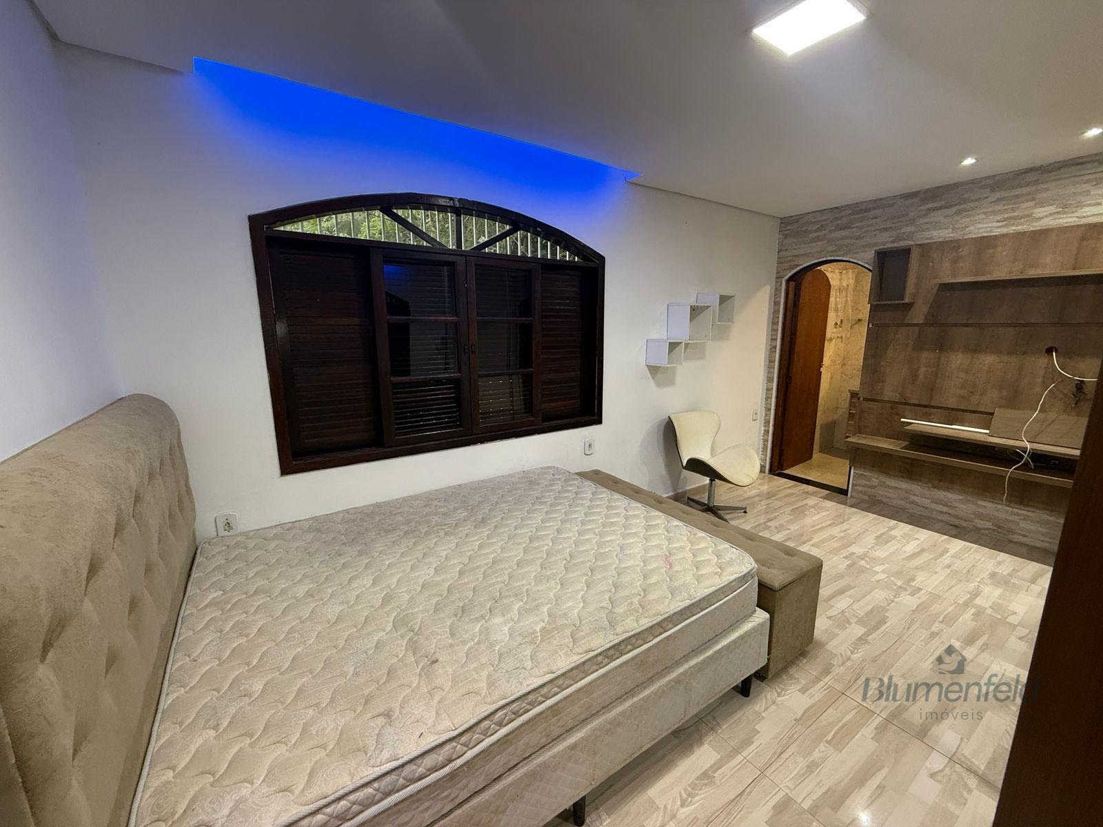 Casa para alugar com 5 quartos, 2 suítes, 4 vagas e 250m² no Vila Arujá, Arujá (SP) — foto 5 de 25