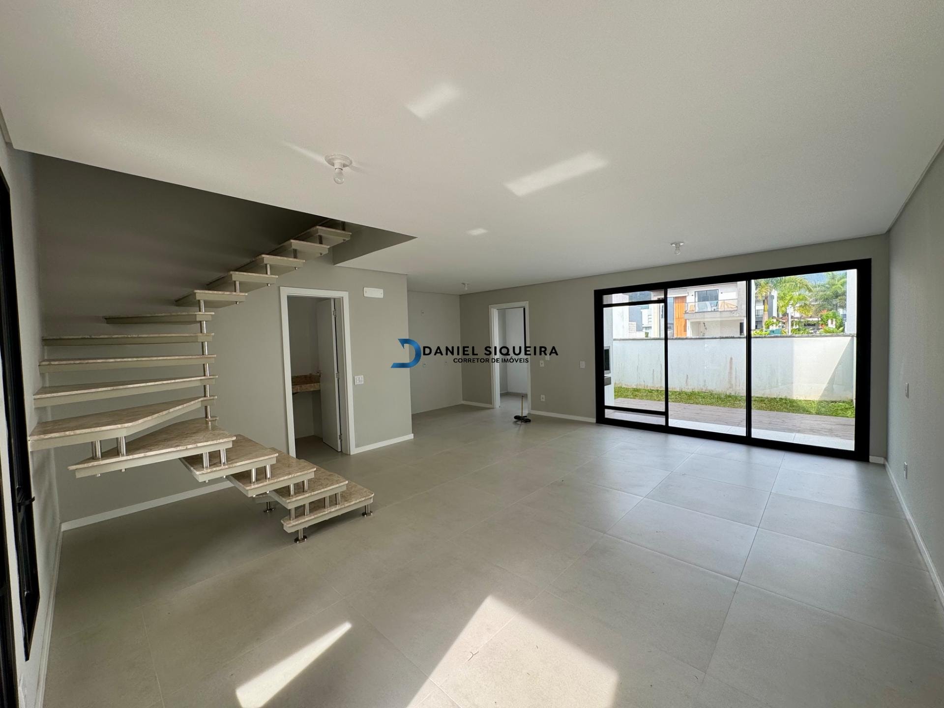 Casa à venda com 3 quartos, 1 suíte, 2 vagas e 189m² no Bairro Deltaville, Biguaçu (SC) — foto 3 de 28