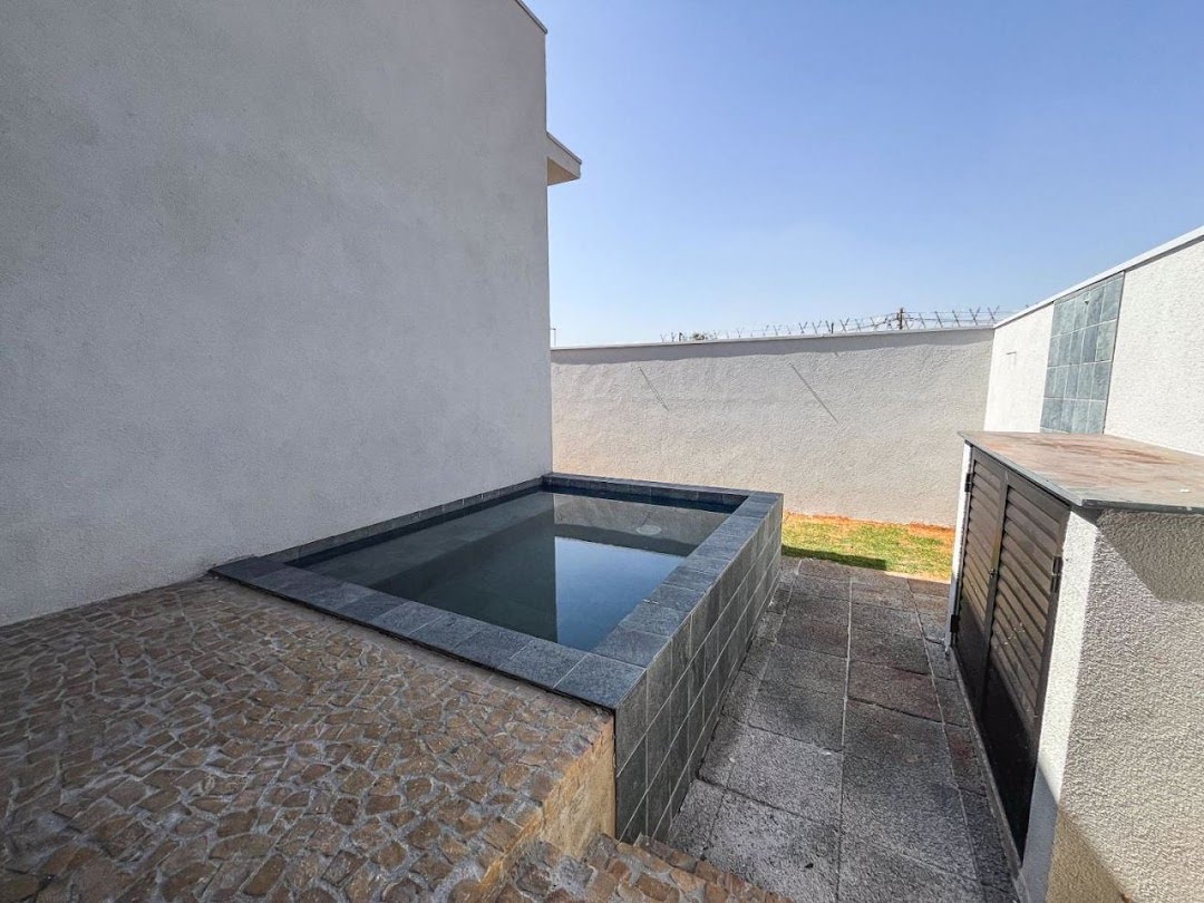 Casa à venda com 3 quartos, 3 suítes, 4 vagas e 137m² no Vila do Golf, Ribeirão Preto (SP) — foto 5 de 13