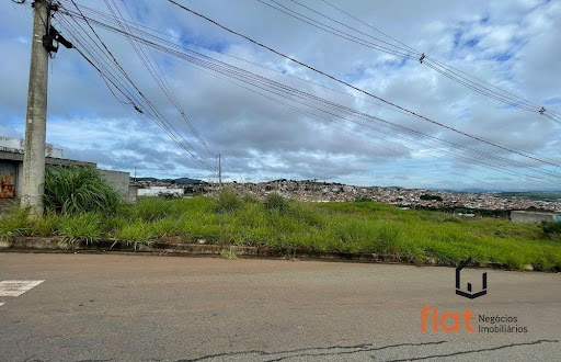 Lote à Venda no bairro Cores de Minas, Pará de Minas por R$200mil