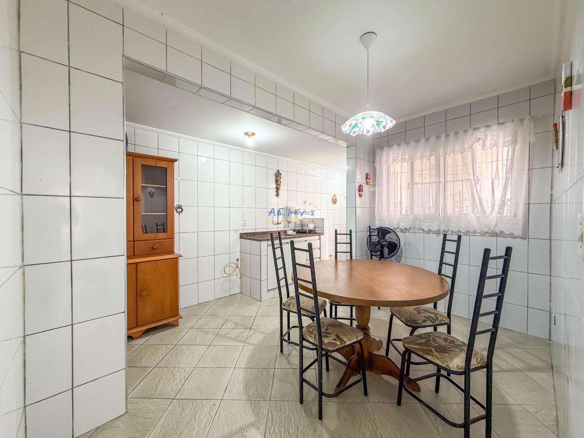 Casa à venda com 1 quarto, 1 banheiro, 1 vaga e 50m² no Canto do Forte, Praia Grande (SP) — foto 2 de 12
