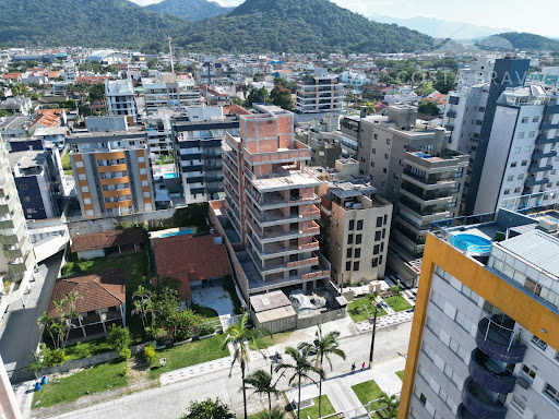 Mais Espaço e Vista Privilegiada em Caiobá! 3 Dorms.