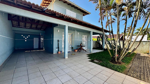 Sobrado à venda em Brejatuba, Guaratuba | 4 dorms, 3 suítes