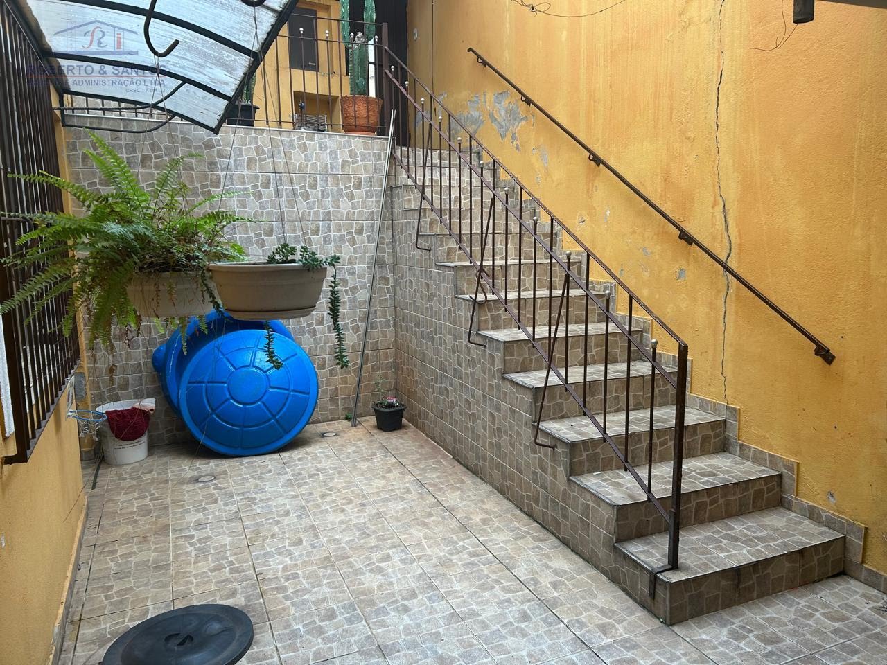 Escadas para a parte de baixo