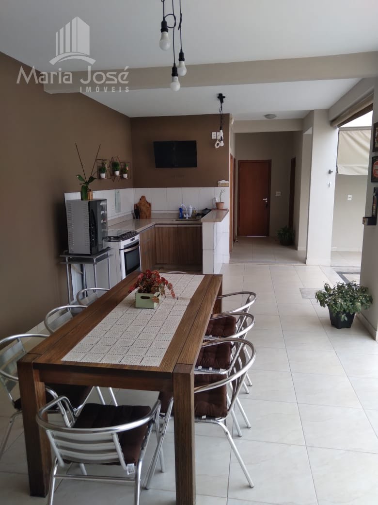 Casa à venda com 3 quartos, 1 suíte, 2 vagas e 227m² no Iporanga, Sete Lagoas (MG) — foto 17 de 30