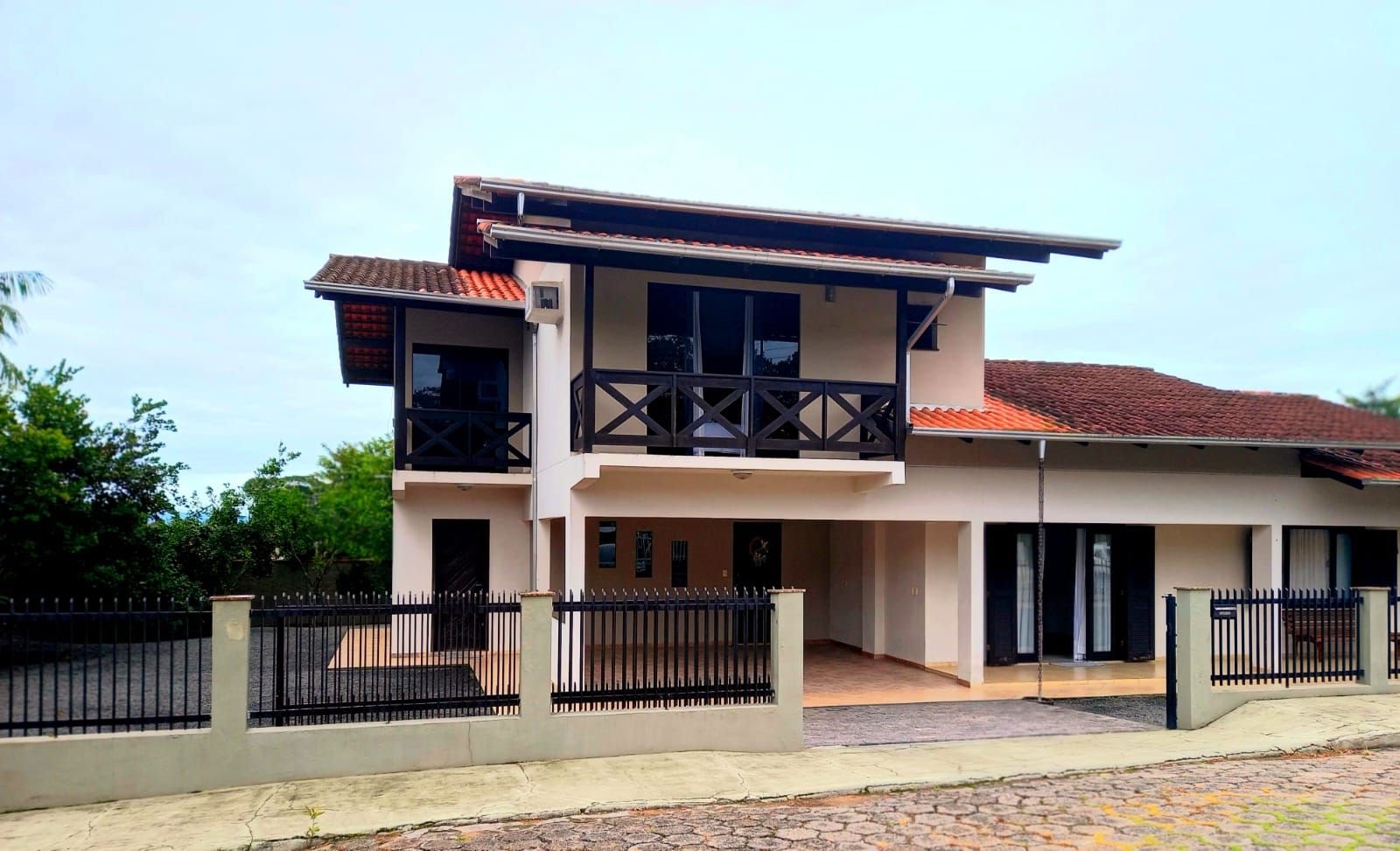 Casa à venda com 4 quartos, 4 banheiros, 6 vagas e 230m² no Itoupava Norte, Blumenau — foto principal