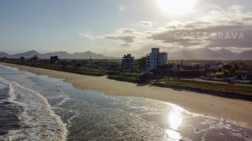 Última unidade! Apartamento com vista para o mar da sacada.