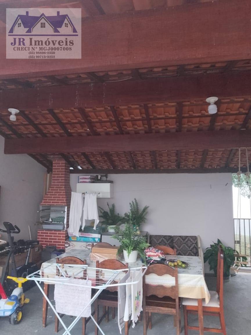 Casa à venda com 3 quartos, 1 suíte, 2 vagas e 300m² no Monte Castelo, Piranguçu (MG) — foto 5 de 25