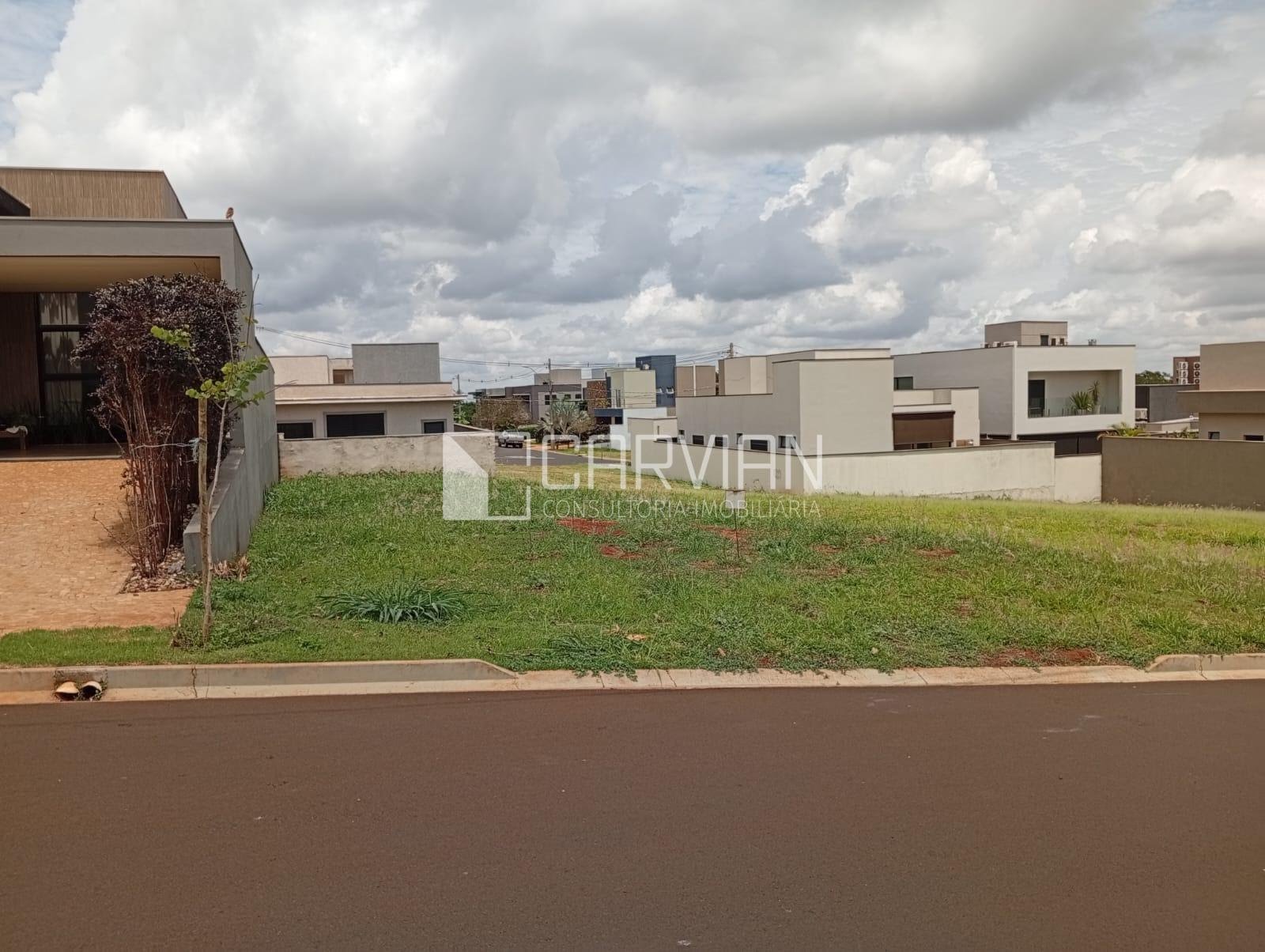 Terreno à venda com 393m² de terreno no Residencial Alto do Castelo, Ribeirão Preto — foto principal