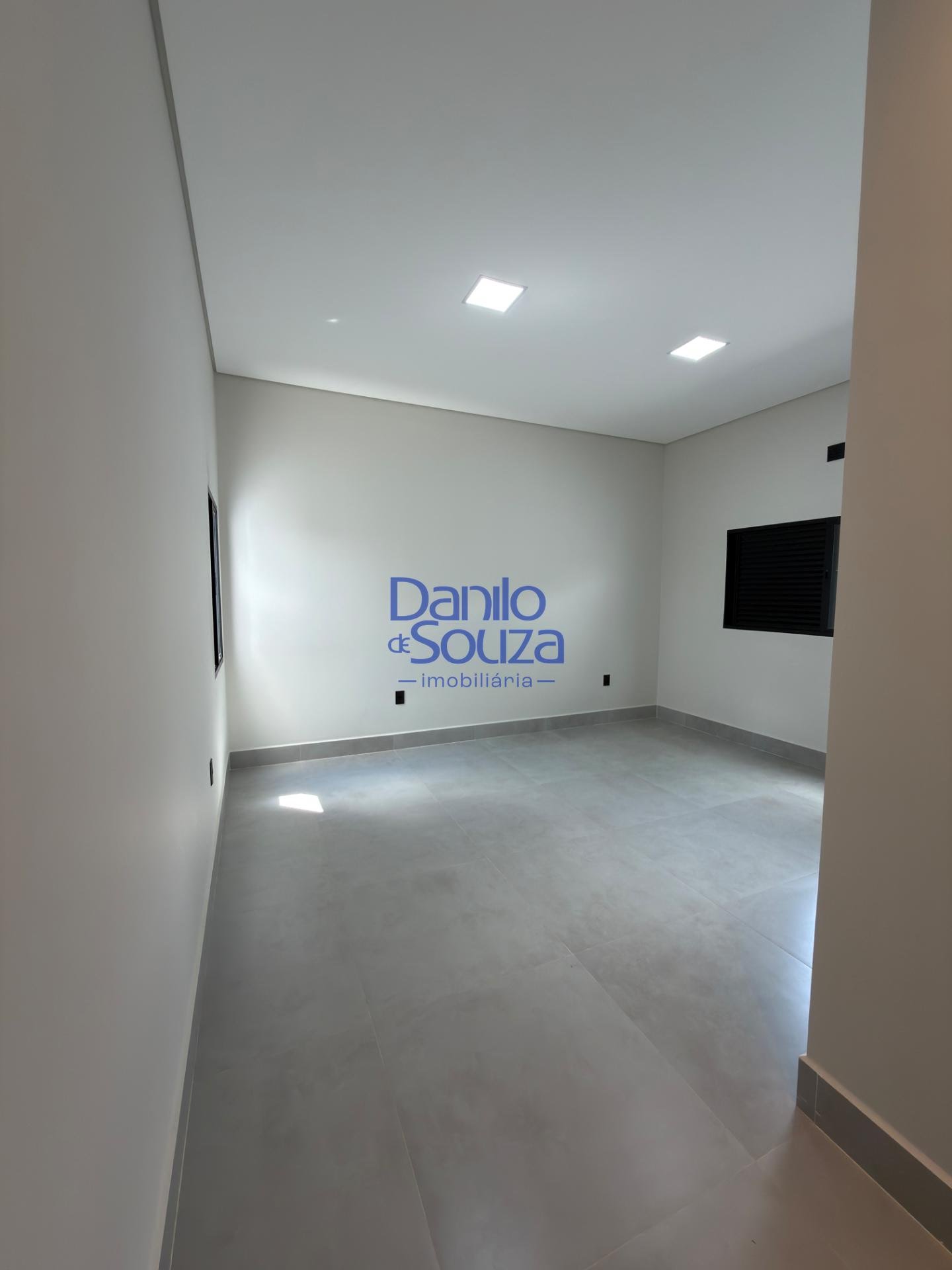 Casa à venda com 3 quartos, 1 suíte, 2 vagas e 175m² no Jardim Europa V, Araxá (MG) — foto 9 de 15