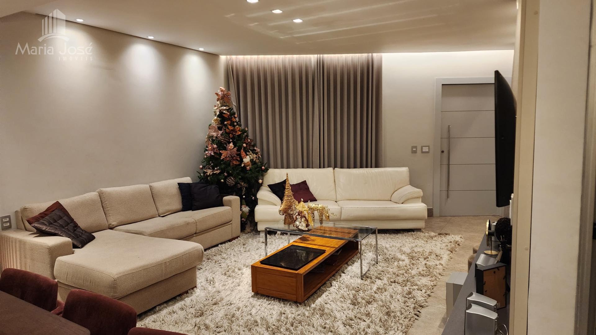 Casa à venda com 4 quartos, 1 suíte e 260m² no Mangabeiras, Sete Lagoas (MG) — foto 2 de 30