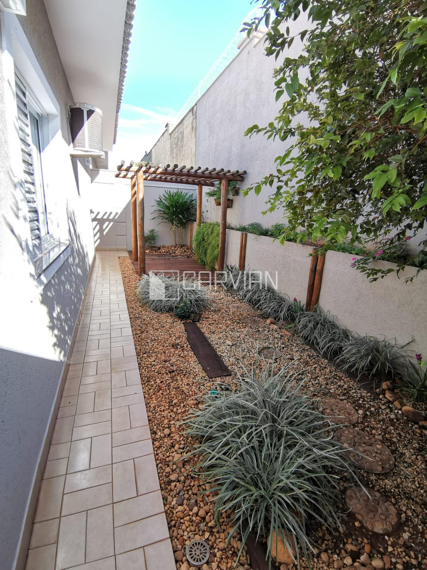 Casa à venda com 4 quartos, 2 suítes e 306m² no Condomínio Figueira Branca, Ribeirão Preto (SP) — foto 8 de 30