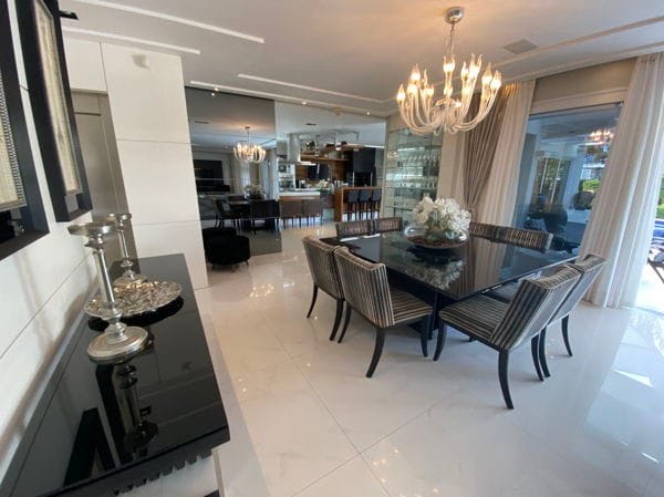 Casa à venda com 5 quartos, 5 suítes, 6 vagas e 1200m² no Jurerê Internacional, Florianópolis (SC) — foto 12 de 30