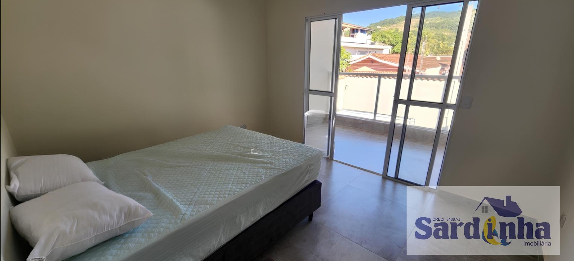 Casa à venda com 6 quartos, 5 suítes, 3 vagas e 300m² no Balneário Praia do Pernambuco, Guarujá (SP) — foto 9 de 24
