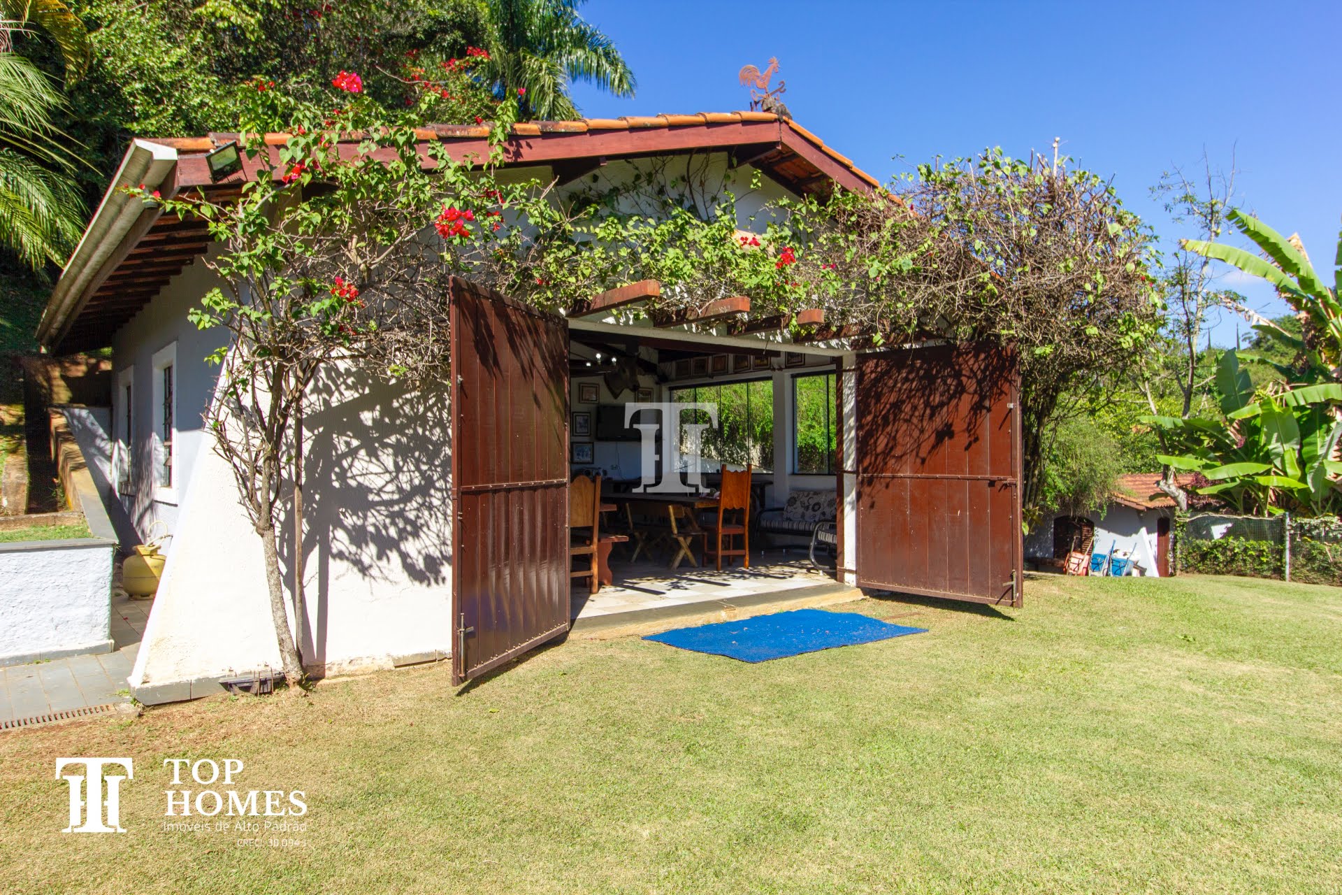 Casa chácara imóvel de alto padrão à venda no condomínio Village Scorpios II em Cajamar/SP