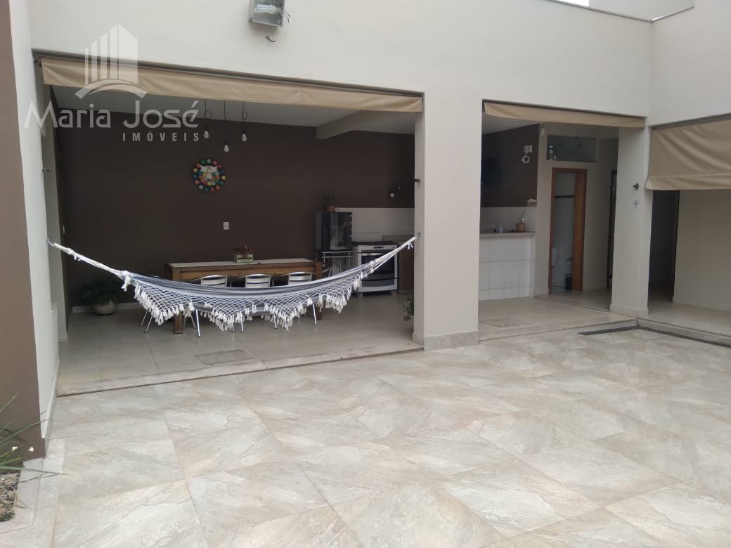Casa à venda com 3 quartos, 1 suíte, 2 vagas e 227m² no Iporanga, Sete Lagoas (MG) — foto 29 de 30