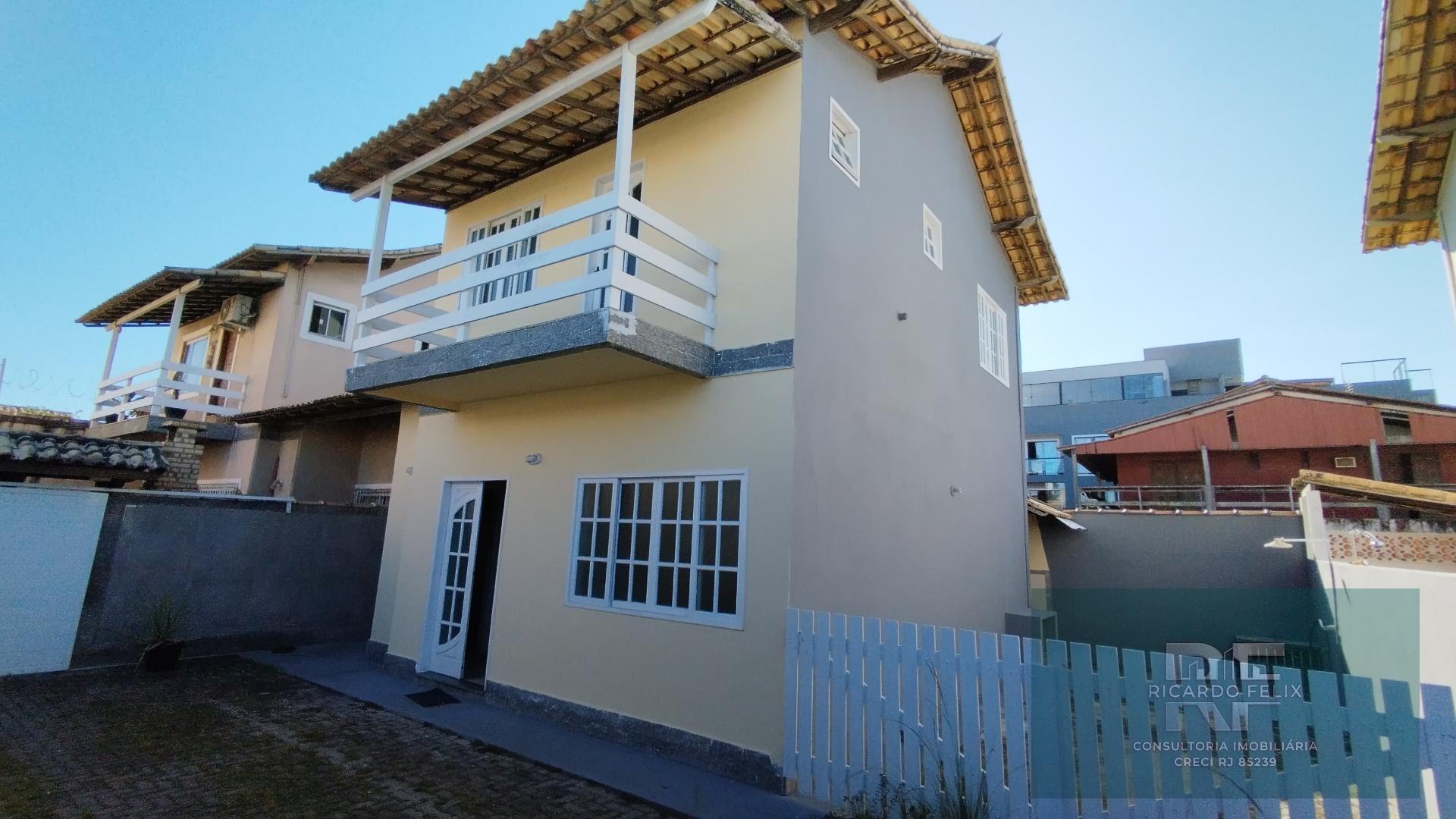 Casa à venda com 3 quartos, 2 suítes, 2 vagas e 110m² no Costazul, Rio das Ostras (RJ) — foto 2 de 23