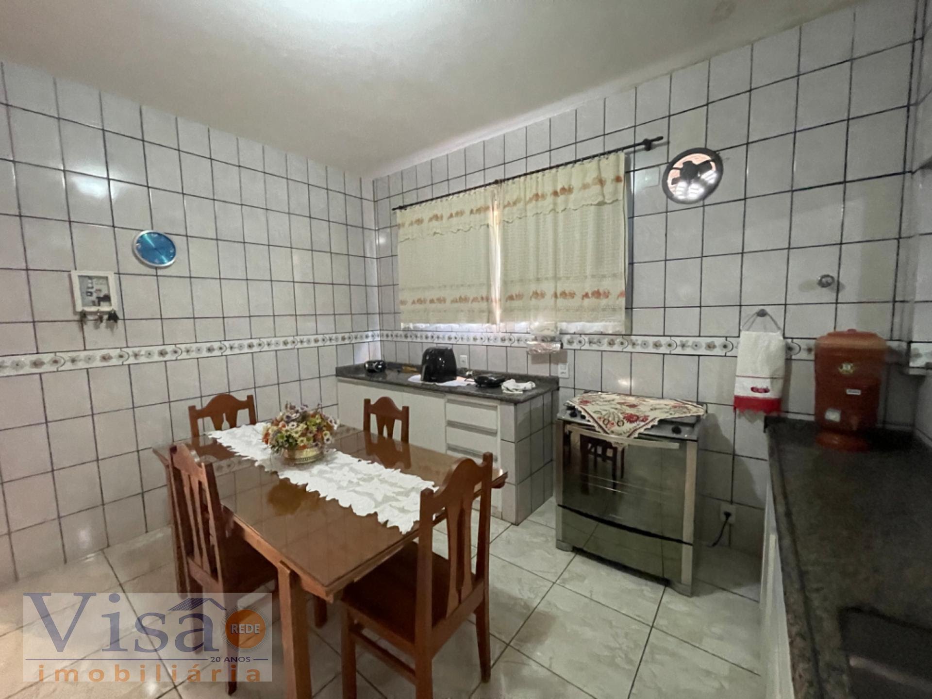 Casa à venda com 4 quartos, 2 suítes, 3 vagas e 200m² no Bairro Vila Mariana, Paracatu (MG) — foto 10 de 16